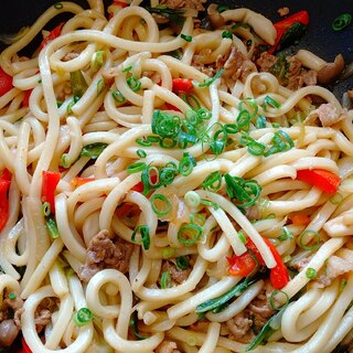 お昼に焼きうどん(^o^)